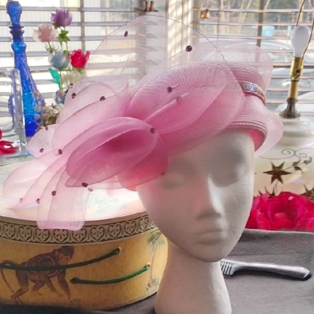 Elegant Pink Fascinator Hat